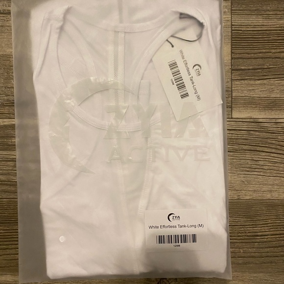 NWT ZYIA effortless tank. Color/white Size/Medium - Picture 2 of 4